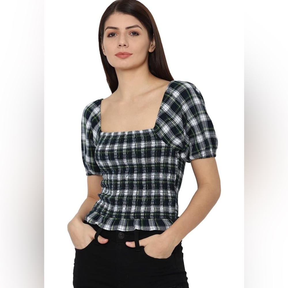 American Eagle Outfitters NWOT Smocked Puff Sleeve Crop Top